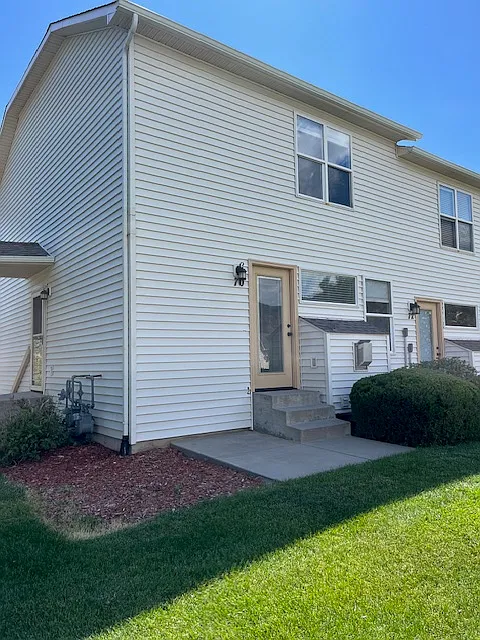 3 bed, 1236 sqft, $2,300 — Photo 4