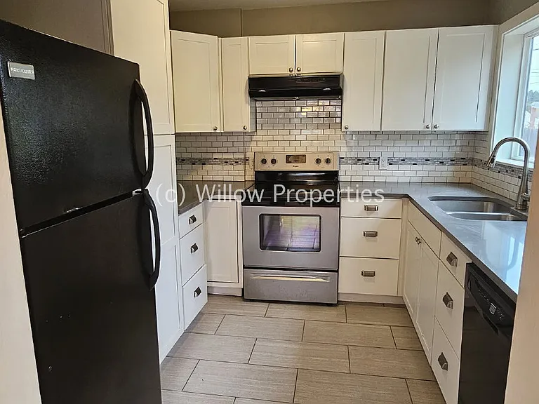 353 Eldorado Ave — Photo 4
