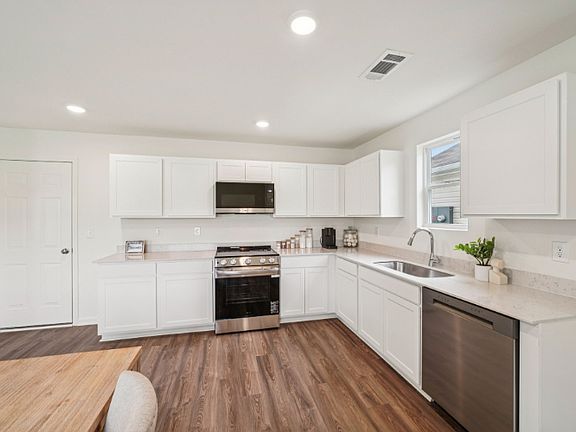 Auburn Model Kitchen