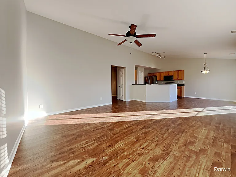 337 Courtland Ct — Photo 5