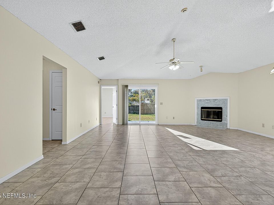 1st image of 11170 Wandering Oaks Dr #11170