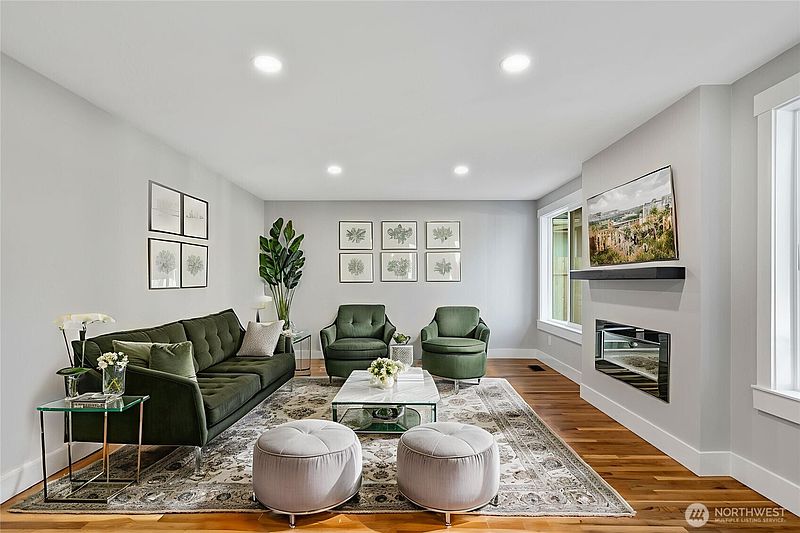 3rd image of 655 Union Ave NE