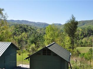 222 Kimberly Dr, Hot Springs, NC 28743