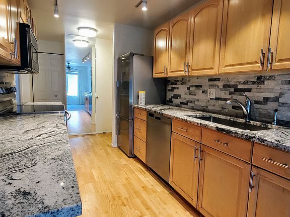 3rd image of 9904 NE 124th St APT 1001