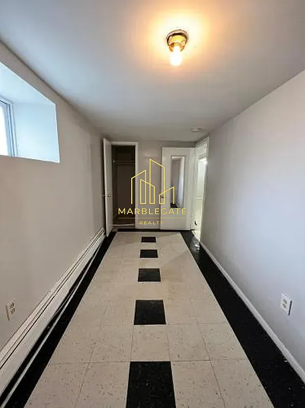 Building Photo - 147 Bostwick Ave #BSMNT1