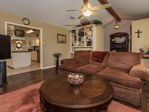 3rd image of 105 Willowview Dr