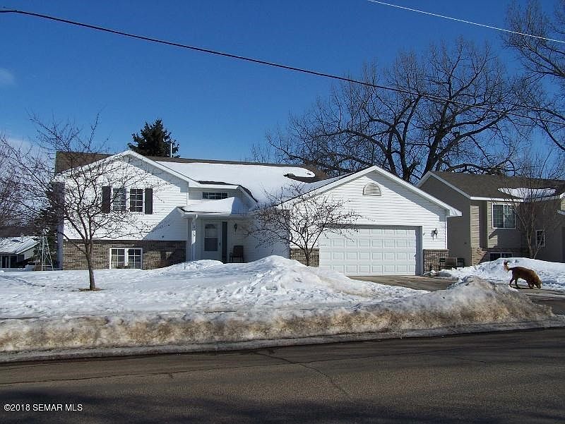2115 Hemlock