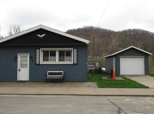 337 Spring St, Lynxville, WI 54626