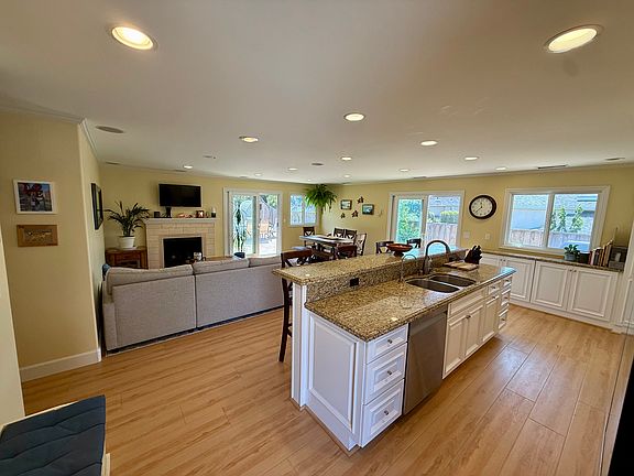 Entry to house at front door