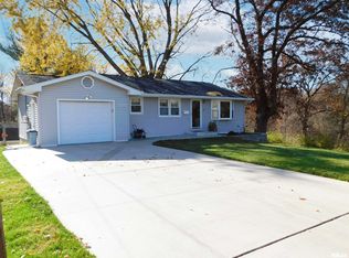 138 W Paradise Ct, Bartonville, IL 61607