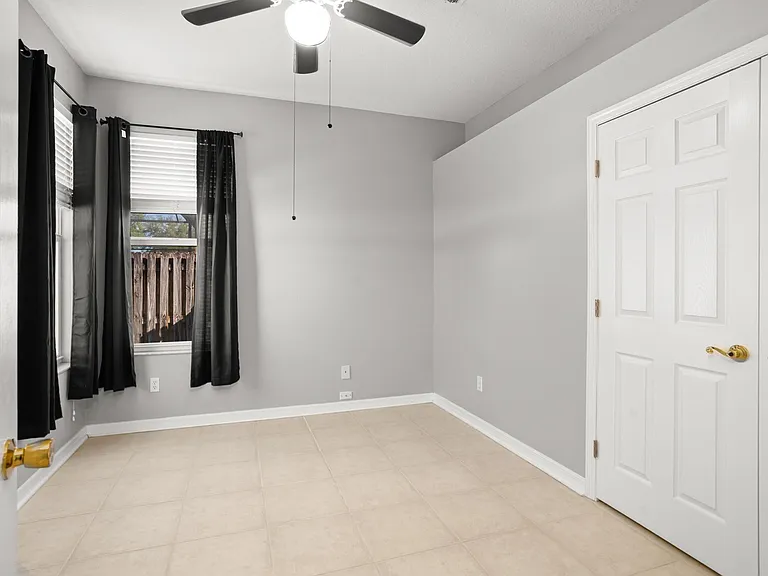 2810 University Acres Dr — Photo 21