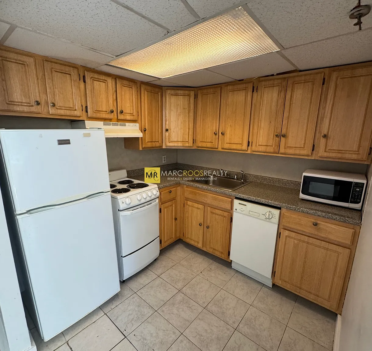 2 bed, 850 sqft, $3,600 — Photo 3