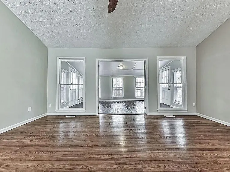 2189 Chartwell Dr — Photo 14