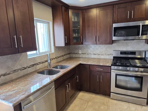 2655 Mill Avenue image 2 of 6