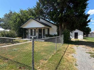 611 7th St, Elgin, OK 73538