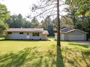 N2322 Bean City Rd, New London, WI 54961