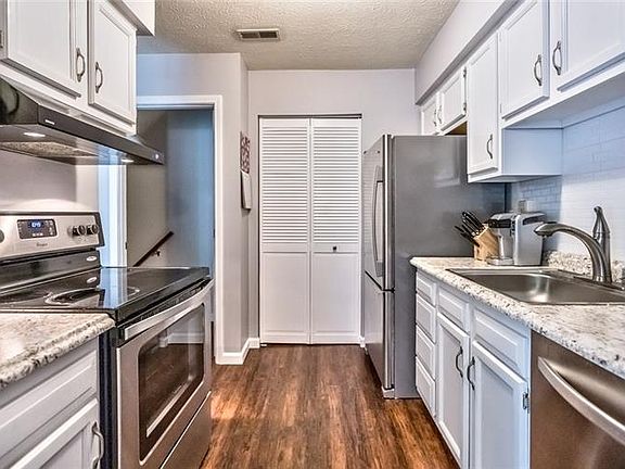 5th image of 579 Brandywine Dr