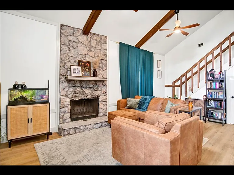856 Henckley Ave — Photo 11