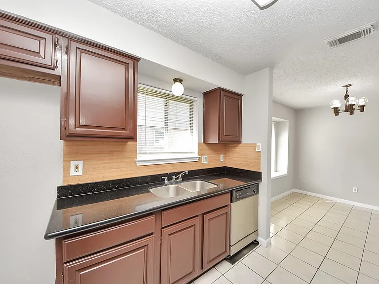 1911 Hammerwood Dr — Photo 21