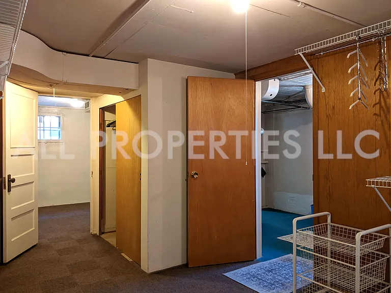 557 S Race St — Photo 37