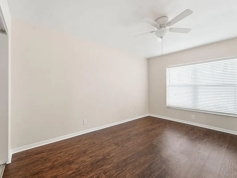 433 SW 27th Ave — Photo 39