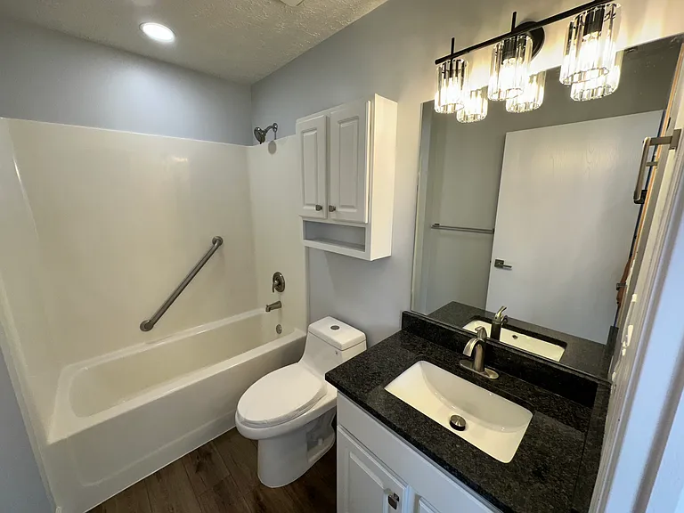 2039 Q St #102 — Photo 6