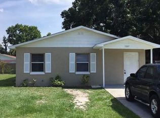 3207 W Delaware Ave, Plant City, FL 33563