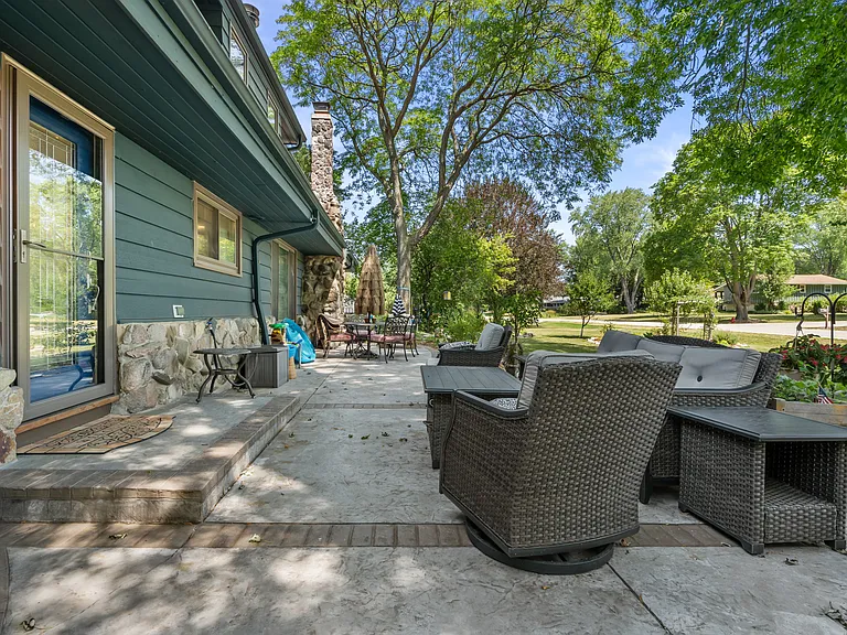 2520 Jodon Ct — Photo 36