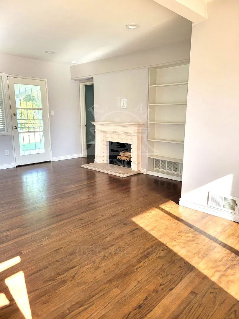 Charming 3 Bedroom Home Available in Oakmont Neighborhood of Claremont — Photo 3