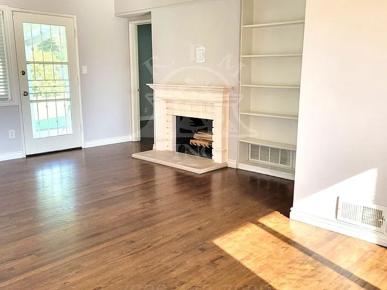 475 Saint Augustine Ave — Photo 3