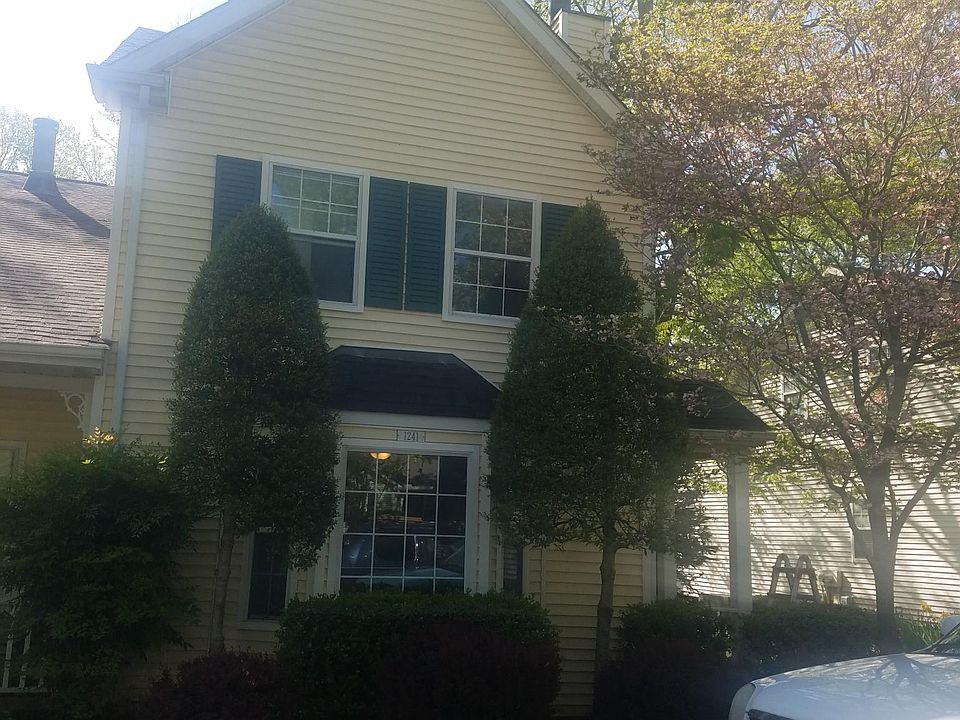 1st image of 1241 Carriage Park Dr