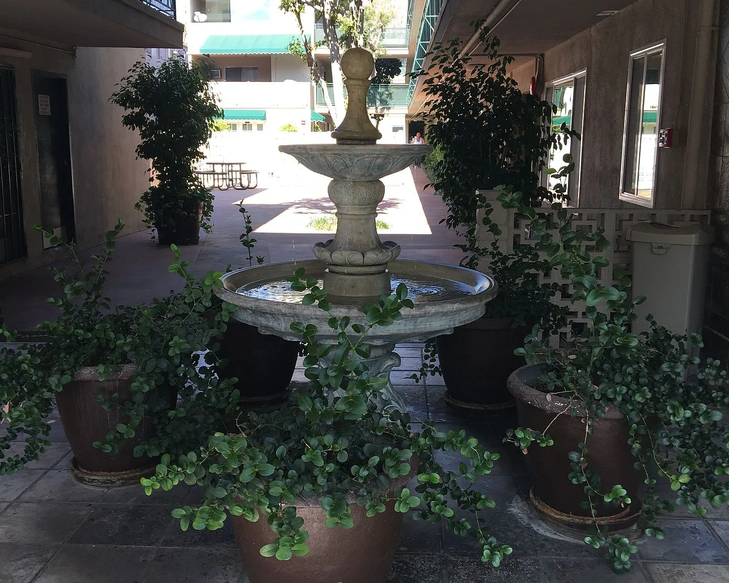 Maison De Michelle Apartments — Photo 2