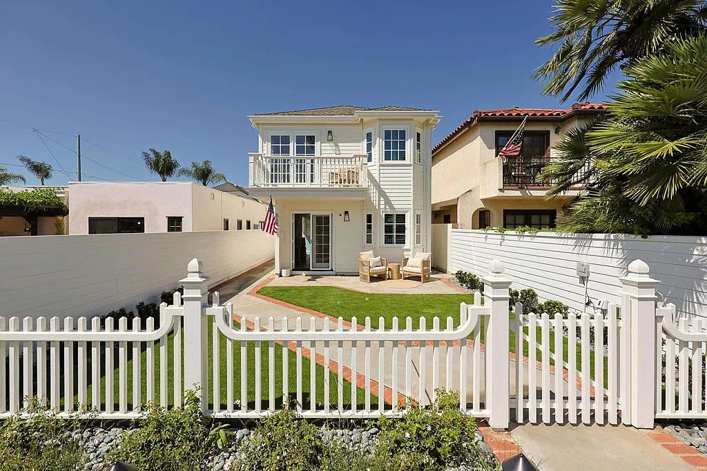 2 bed, 2.5 bath, 2378 sqft, $10,000 — Photo 1