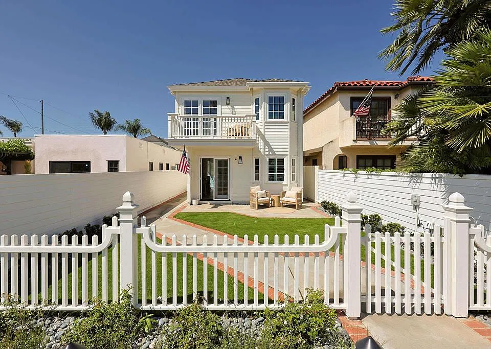 868 A Ave