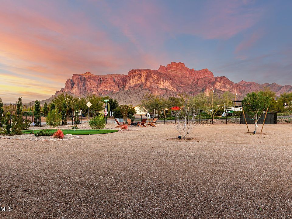 1st image of 990 N Muleshoe Rd