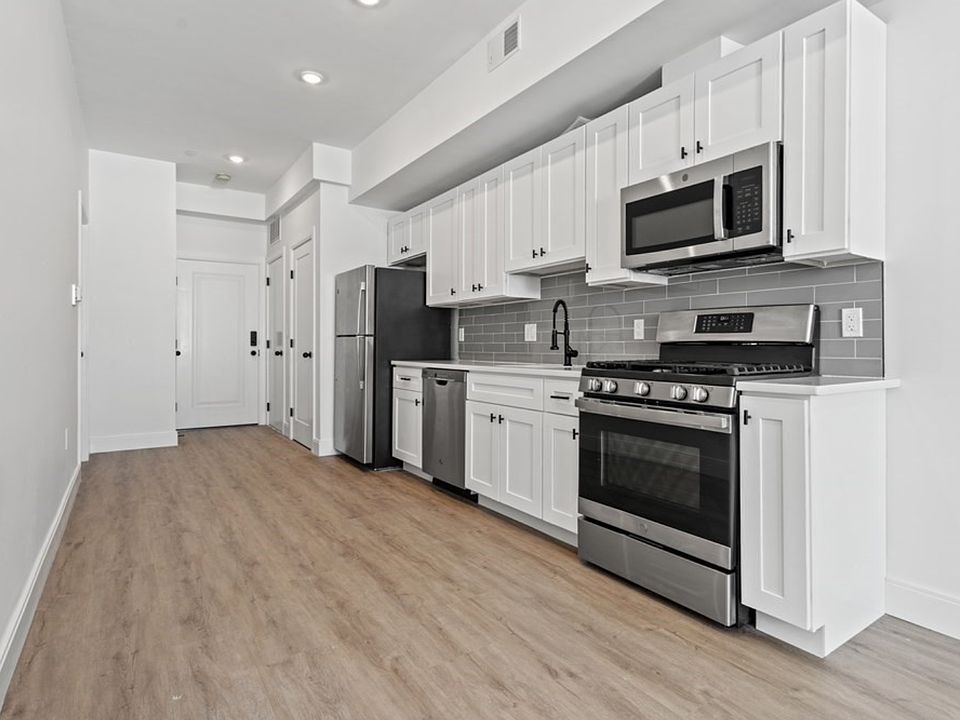 1st image of 1137 Washington St #7