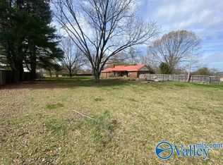 405 S Bluff Rd, Section, AL 35771