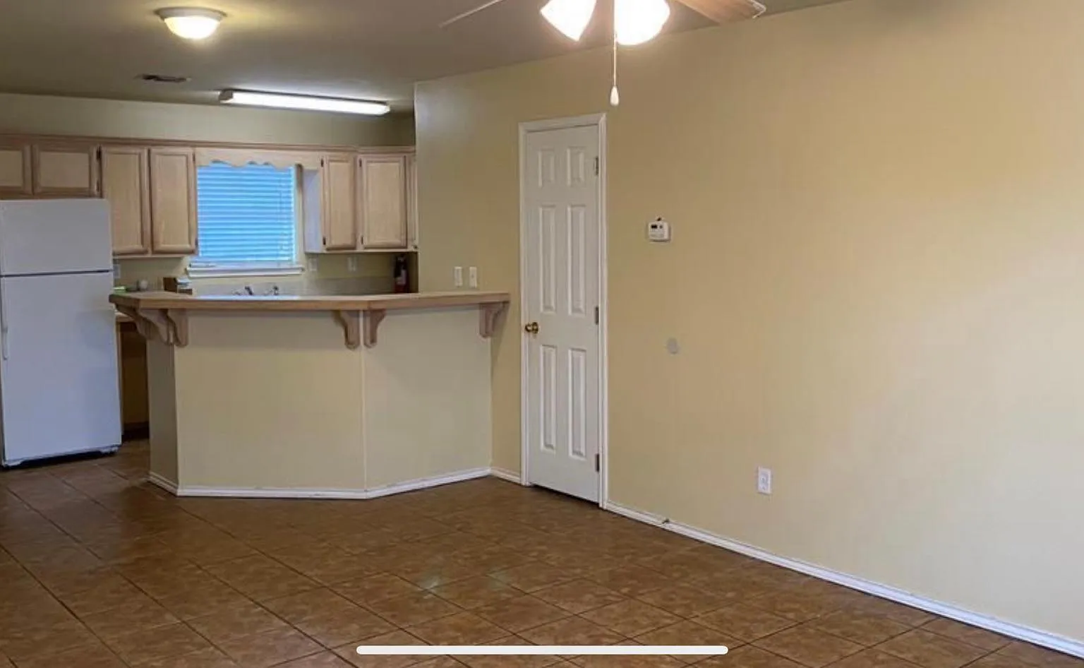 742 Sonesta Dr — Photo 2