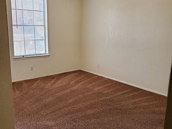 5th image of 11105 Ventura Pl NE #1