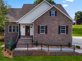 295 Caulderwood Ln, Lenoir City, TN 37771