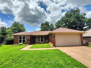 2005 Highland Dr, Van Buren, AR 72956