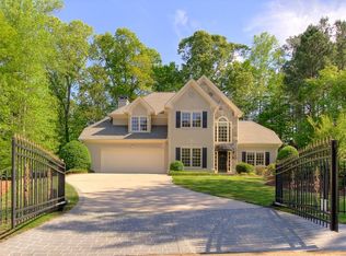 445 Log House Ct, Roswell, GA 30075