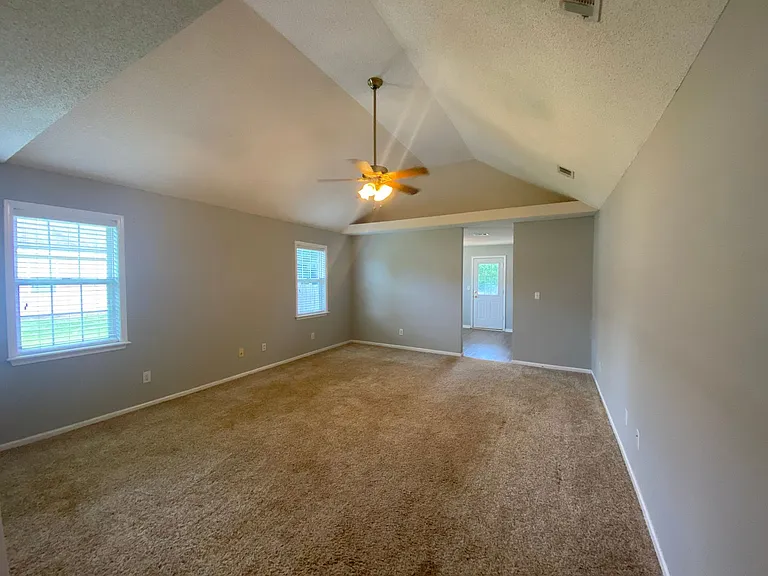 306 Strawbridge Ln — Photo 3