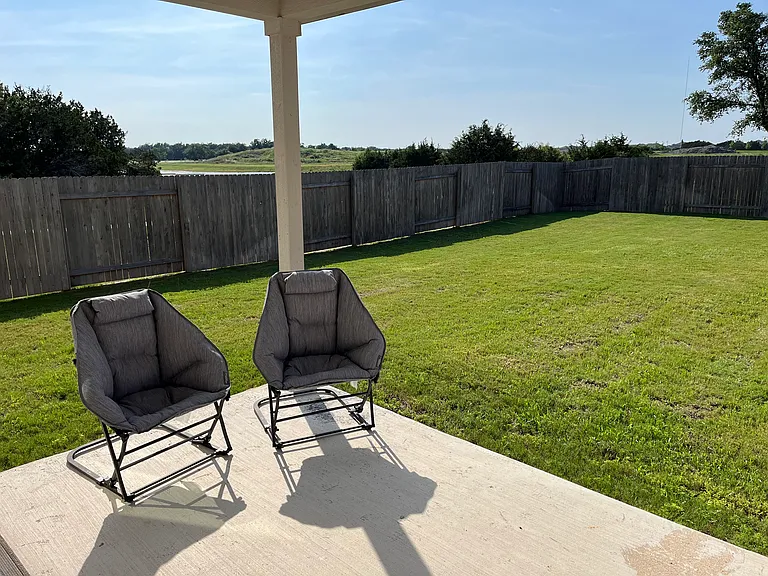 552 Longmount Cv — Photo 14