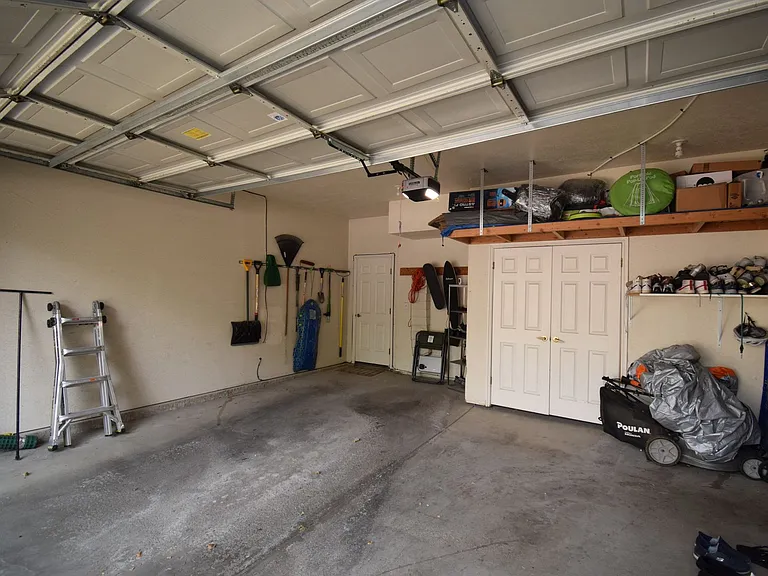 2122 E Rainbow Point Dr — Photo 32