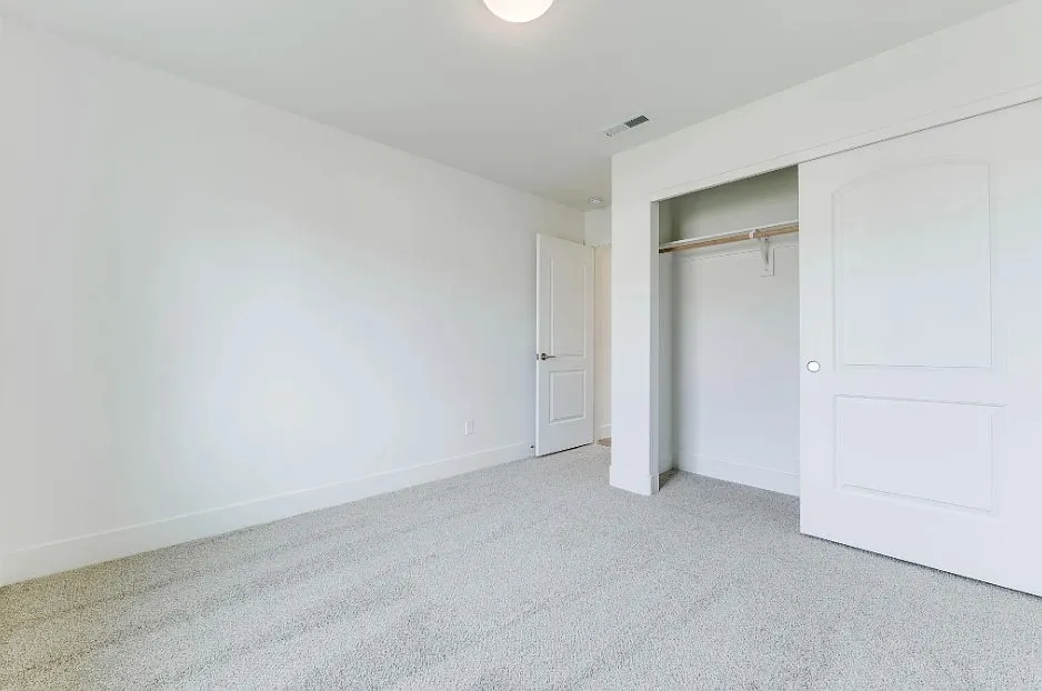 95 E 22nd Pl - 1 — Photo 2