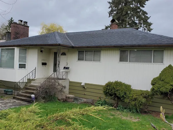 2261 Hawthorne Ave, Pt Coquitlam, BC V3C 1W7