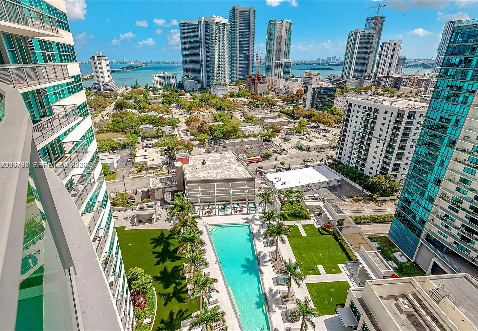 Four Midtown Miami Condo — Photo 1