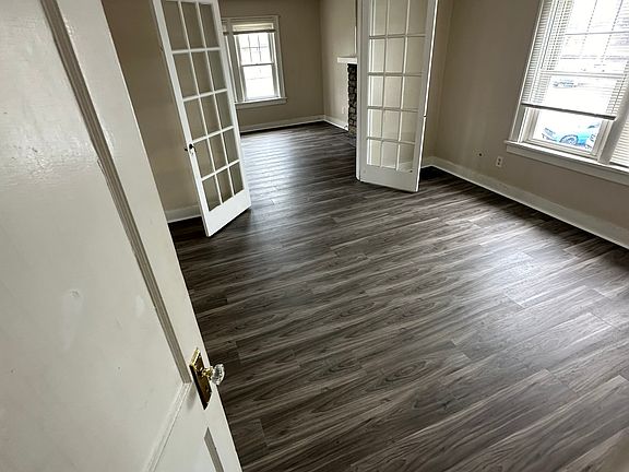 4th image of 140 S Elm St #2