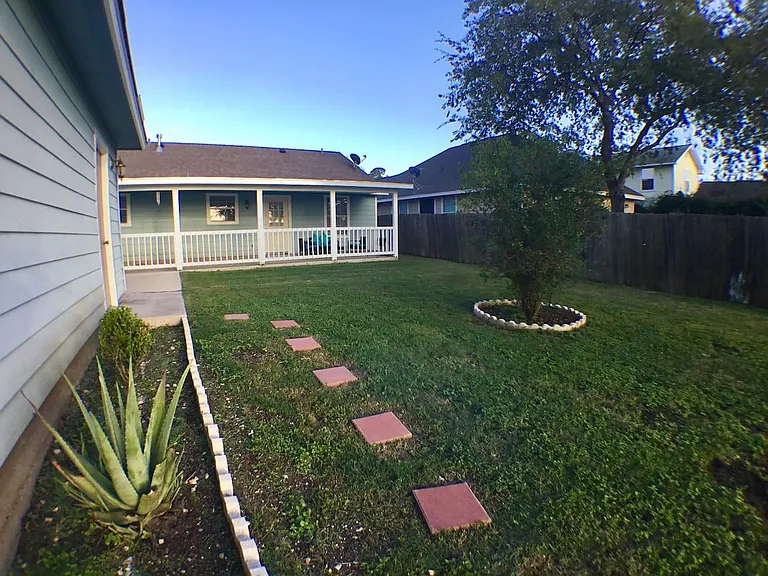 Claude W — Photo 12